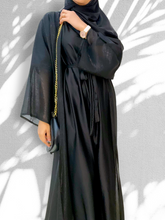 Load image into Gallery viewer, Basic Black Shimmer Abaya 3 piece set with abaya inner and sheila
